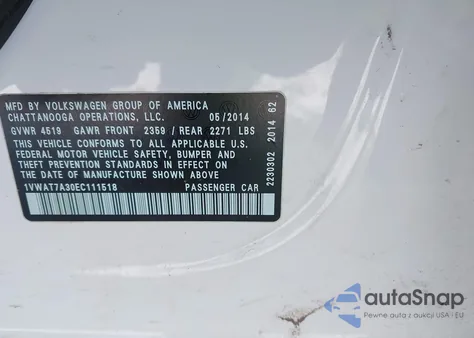 2014 Volkswagen Passat 1.8T Wolfsburg Edition z USA, uszkodzony, nr VIN 1VWAT7A30EC111518